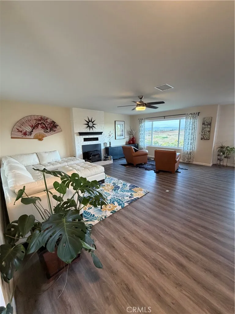 https://cdn.realtyfeed.com/cdn/127/306582059/e2dc399e038b3d0a1cd3bb28a04d913a.webp