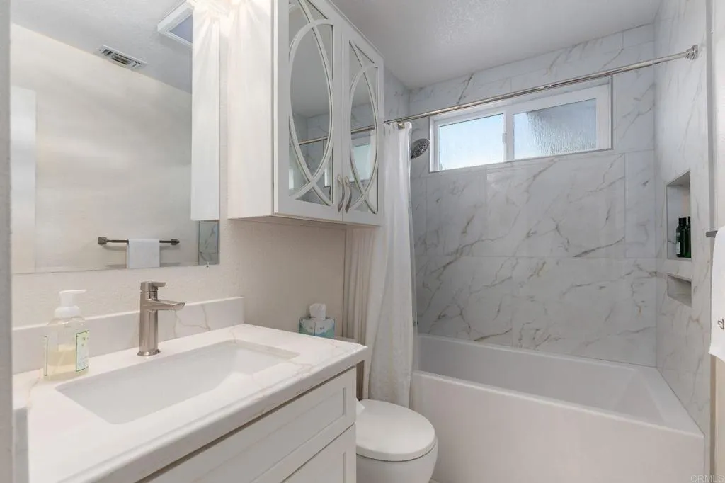 https://cdn.realtyfeed.com/cdn/127/306582172/706a151b43e086a2b944991bd4a3a9ee.webp
