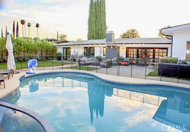 Woodland Hills, CA 91364