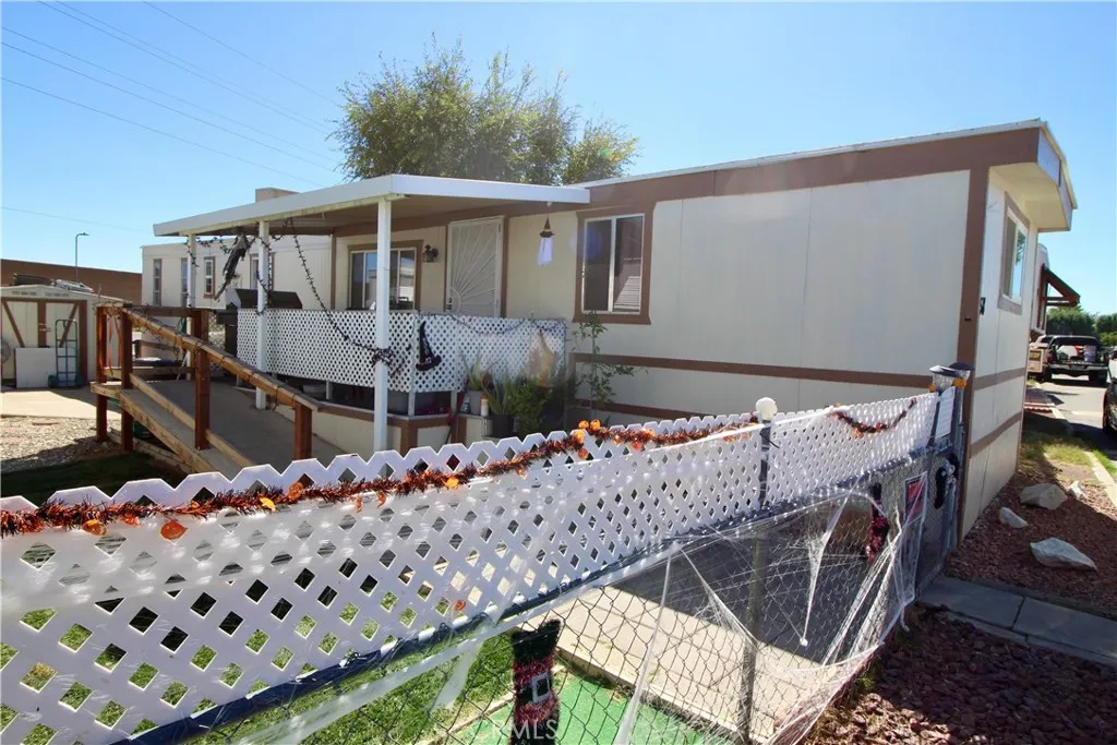 11423 Chamberlaine Unit 58, Adelanto, CA 92301 - Photo 3 of 17, Adelanto, CA