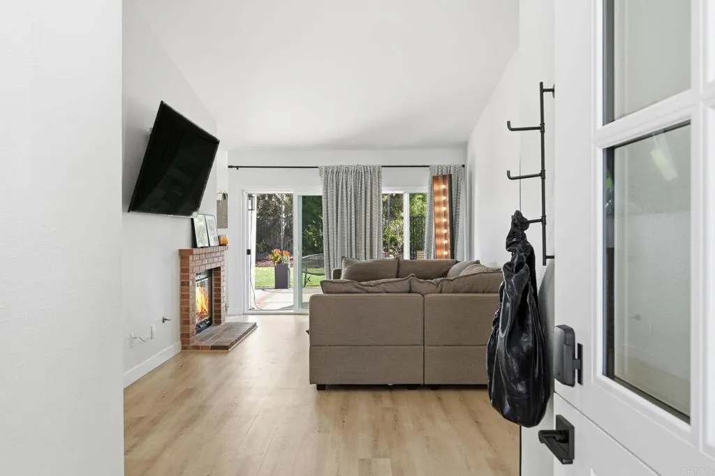 https://cdn.realtyfeed.com/cdn/127/306582345/4f46230f347184165ec8300cbebf29c0.webp