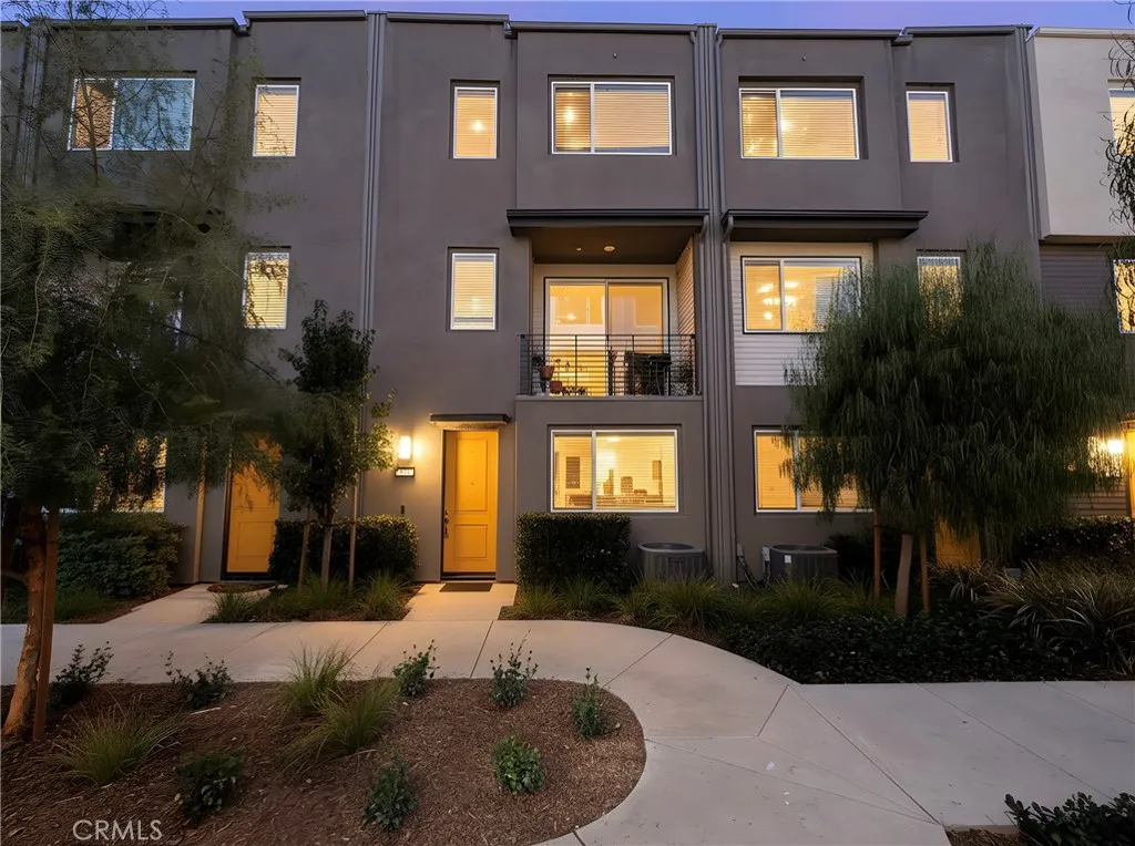 Northridge, CA 91325