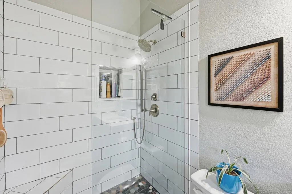 https://cdn.realtyfeed.com/cdn/127/306582512/59ed9ca68f4cfaa469e645a0ad305a95.webp