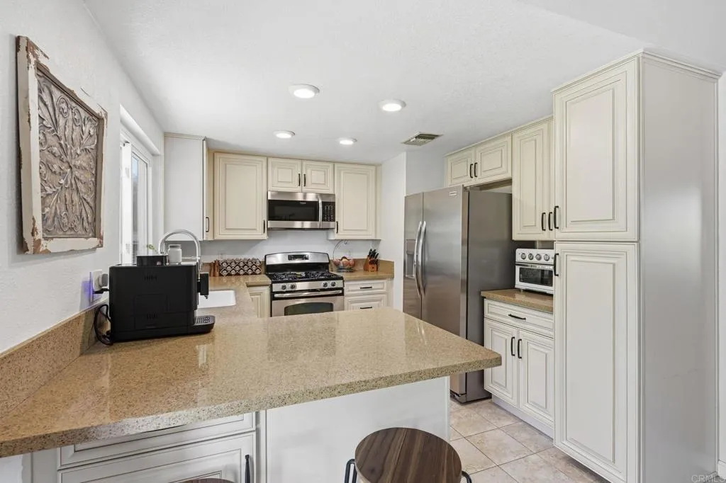 https://cdn.realtyfeed.com/cdn/127/306582512/8192c99167964a7111b7284da796120f.webp