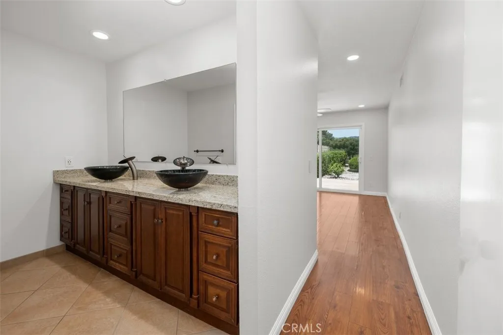 Photo #18: SW25242197 Listing: Photo #18