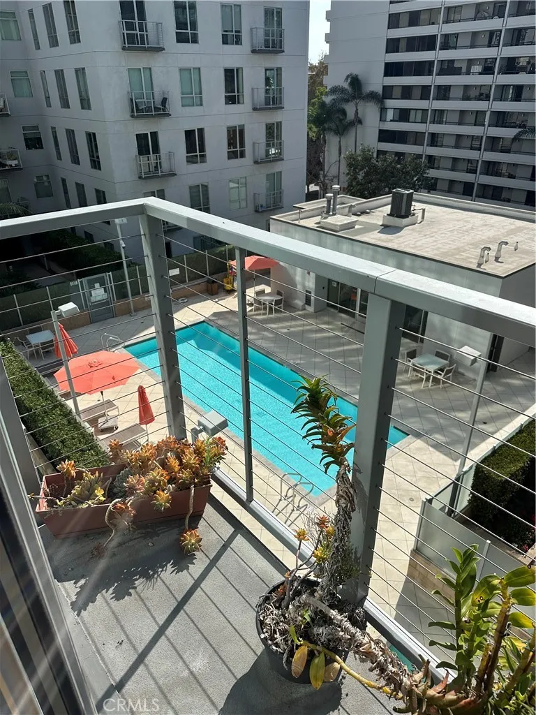 Los Angeles, CA 90015