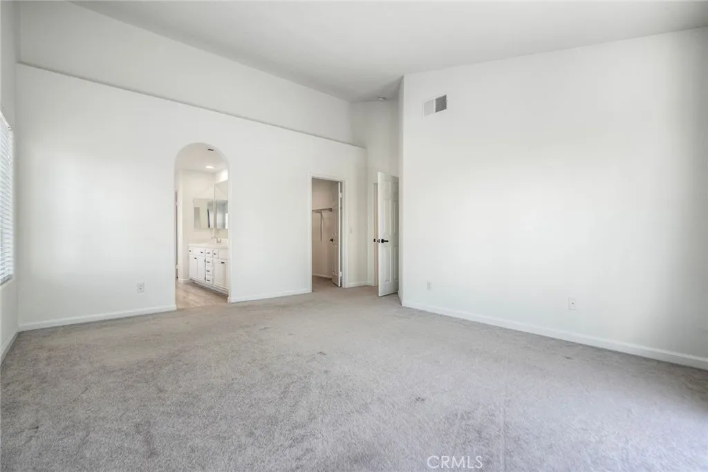 https://cdn.realtyfeed.com/cdn/127/306582579/10cf555e25de38697e88ae5f801a0081.webp