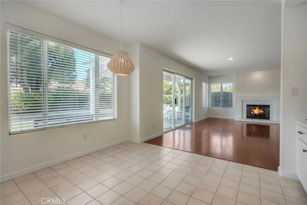 https://cdn.realtyfeed.com/cdn/127/306582579/4d8194ea17c6c4c50d780018853c27a1.webp
