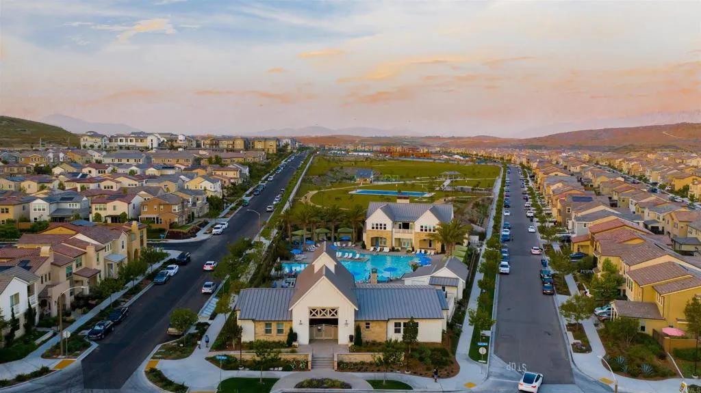 https://cdn.realtyfeed.com/cdn/127/306582759/16d27d4172b8164f62272982f8fb3530.webp