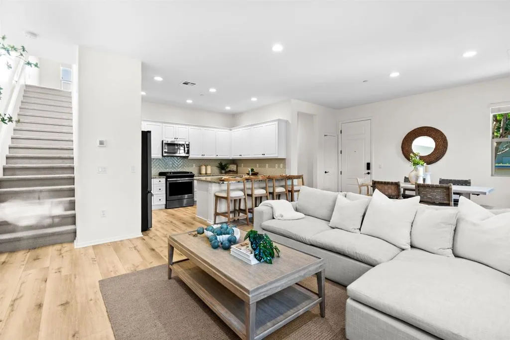 https://cdn.realtyfeed.com/cdn/127/306582759/3b07ae994727261fd4ecf622e32b3c04.webp