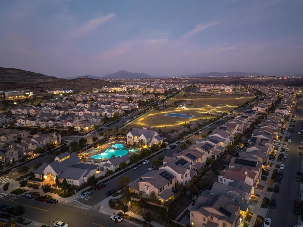 https://cdn.realtyfeed.com/cdn/127/306582759/98ae54aacf5229f9a89469e82933c0e7.webp