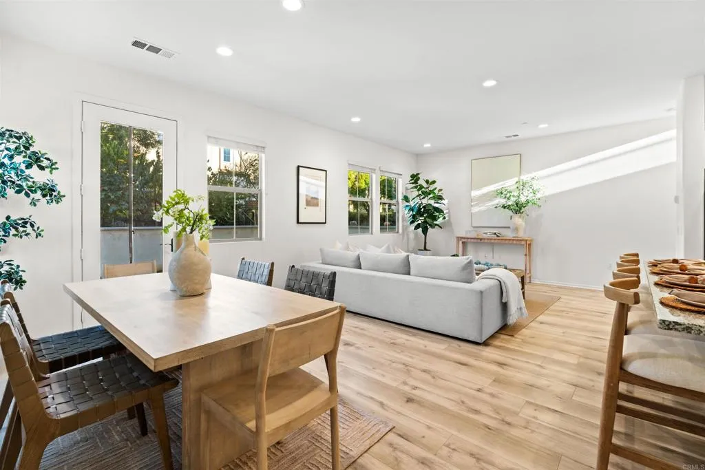 https://cdn.realtyfeed.com/cdn/127/306582759/c8062ce5b8b21ebbc6e7670132b4d0f5.webp