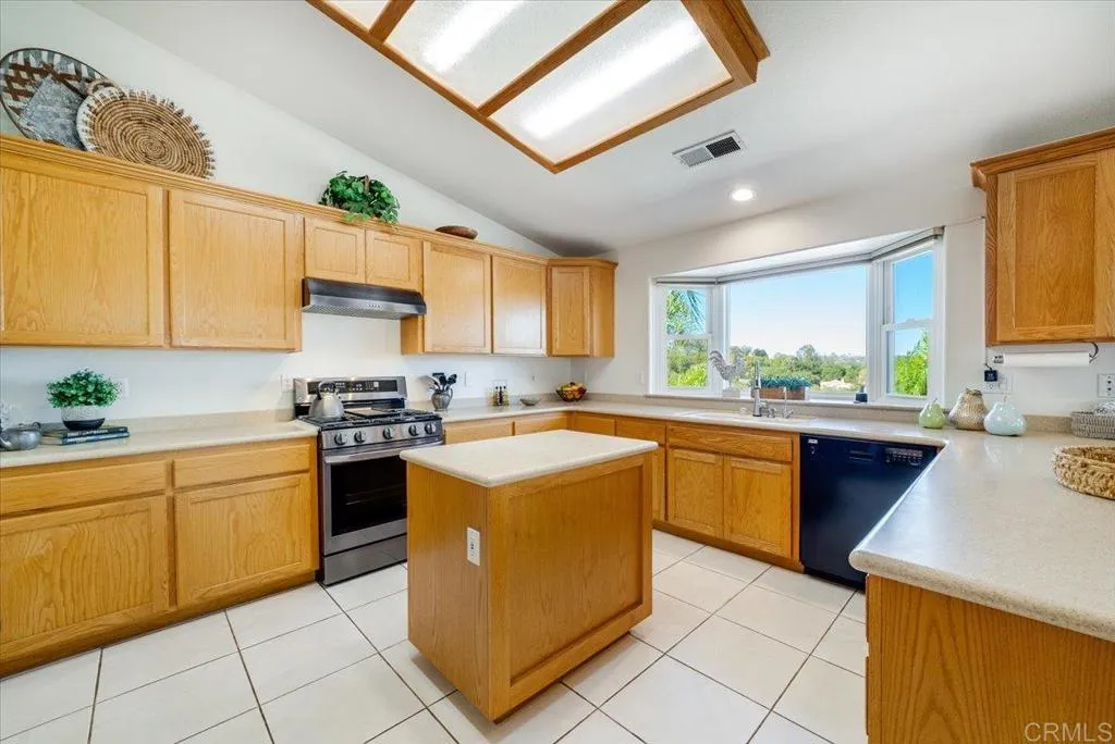 https://cdn.realtyfeed.com/cdn/127/306582816/40c53c5e0b664a77bdefc88e3063cf9a.webp