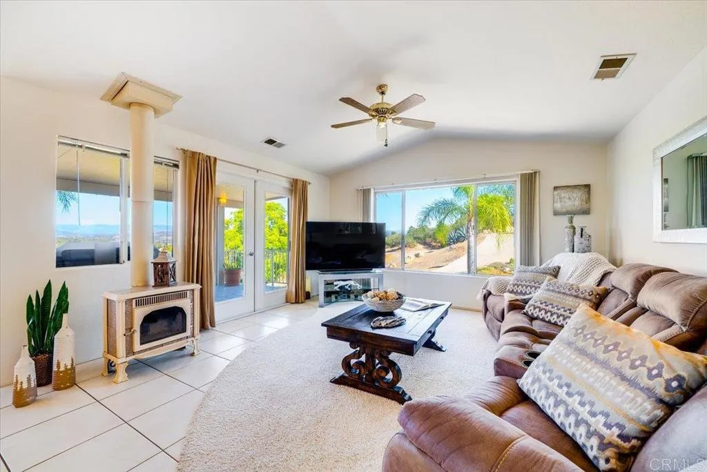 https://cdn.realtyfeed.com/cdn/127/306582816/7a42468250f04a12aa7025d27aa59526.webp