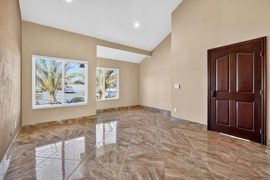 https://cdn.realtyfeed.com/cdn/127/306582835/44047d3ba18478238bc6ab002ee80542.webp