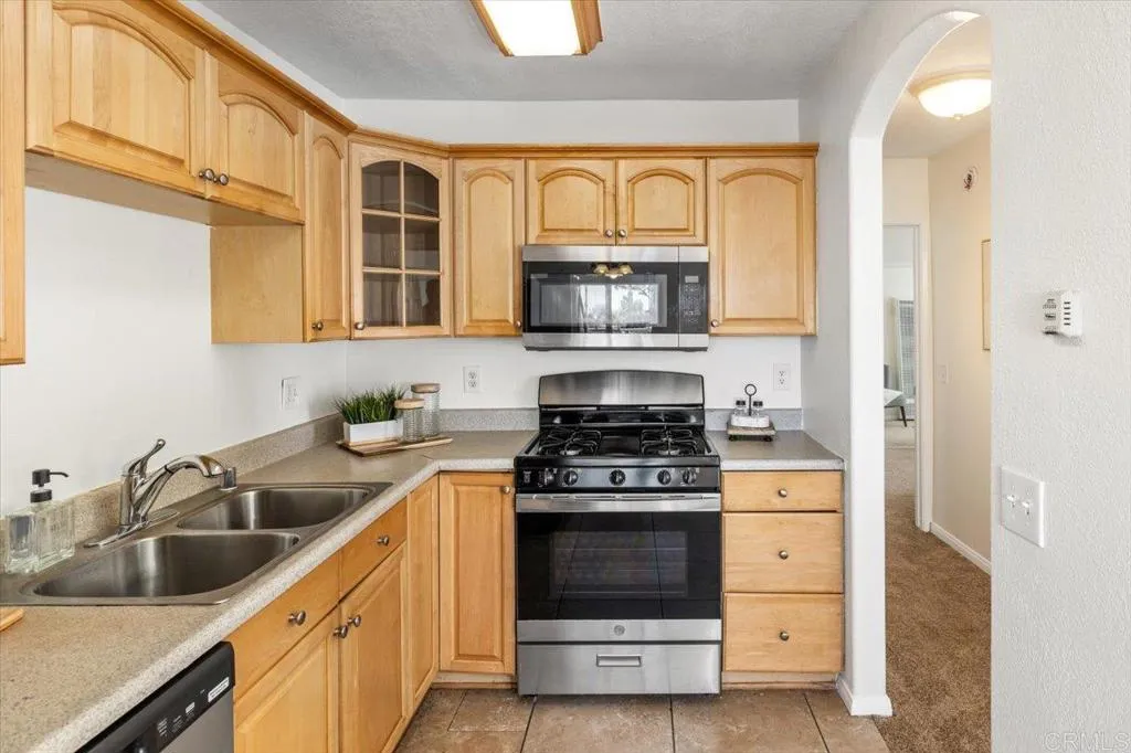 https://cdn.realtyfeed.com/cdn/127/306582841/f58f0554dc0124e3826124c2adb6a191.webp
