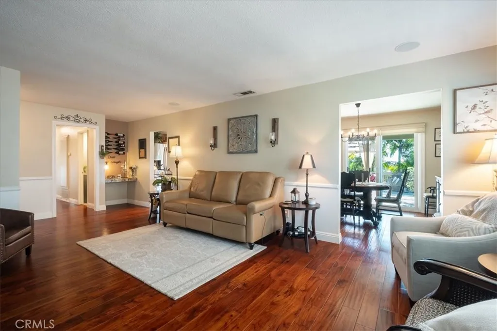 https://cdn.realtyfeed.com/cdn/127/306582856/043667347363d35f8e0212340def774a.webp