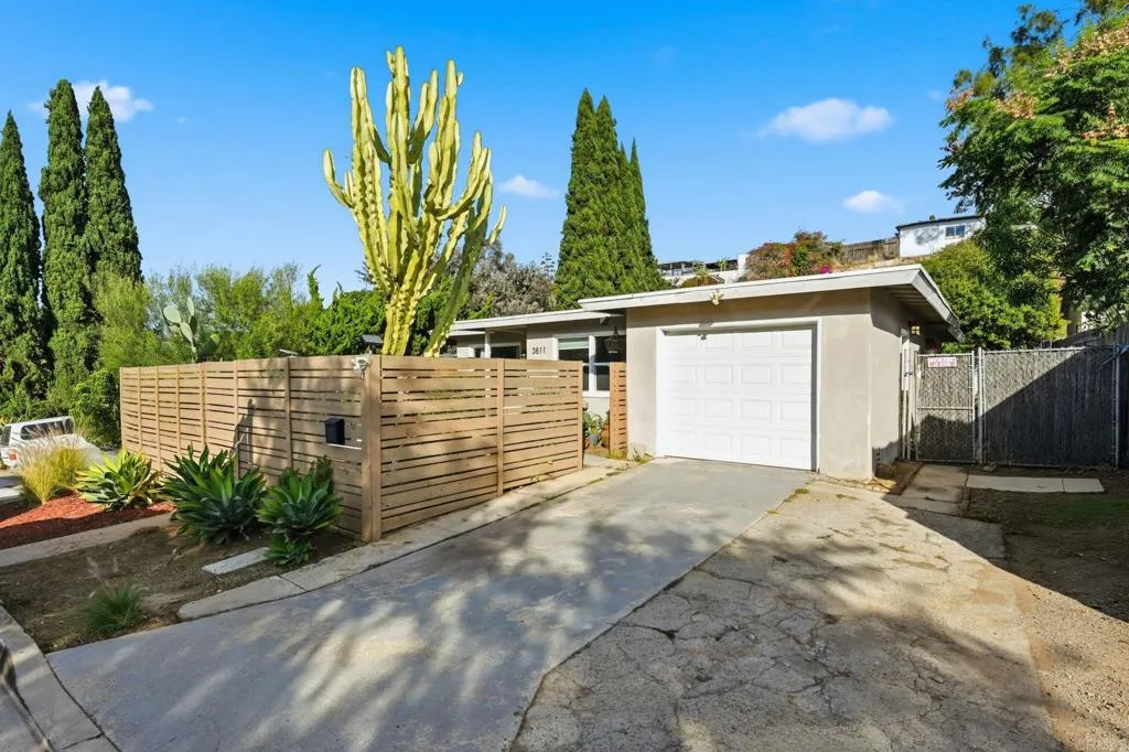 https://cdn.realtyfeed.com/cdn/127/306582861/67a87502cb7208f3135a72f8c4d19a23.webp