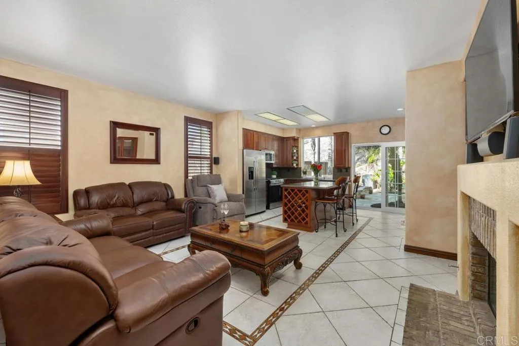 https://cdn.realtyfeed.com/cdn/127/306582862/965af561076d6956c24b9025ec24296a.webp