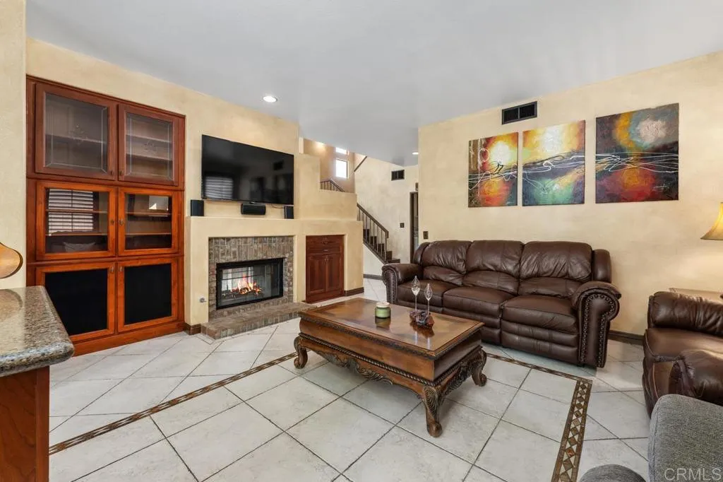 https://cdn.realtyfeed.com/cdn/127/306582862/dc5a3032c610ec29e34a85c64ad20112.webp
