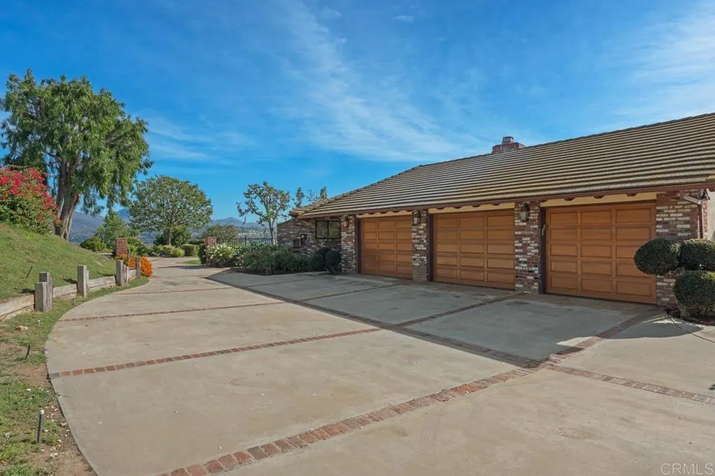 https://cdn.realtyfeed.com/cdn/127/306582890/b5d857c68fd6e93000b426d0730c36db.webp