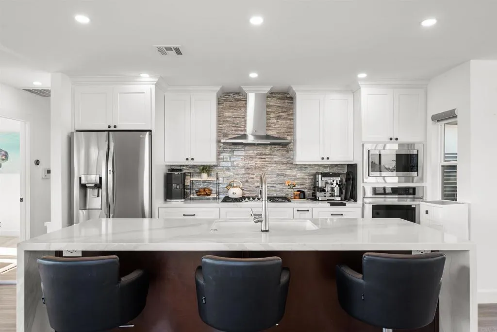 https://cdn.realtyfeed.com/cdn/127/306582951/1cfe90e513dffe9dc8966c581c201c6a.webp