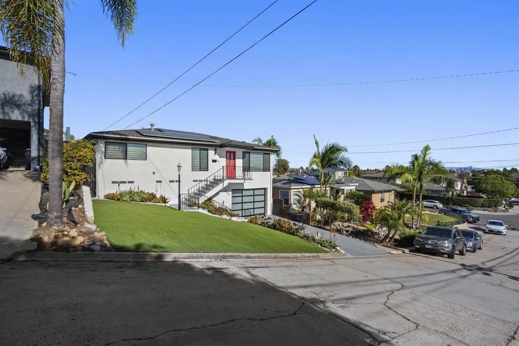 https://cdn.realtyfeed.com/cdn/127/306582951/7ef32021b1601350be2cb26fbc622c0b.webp