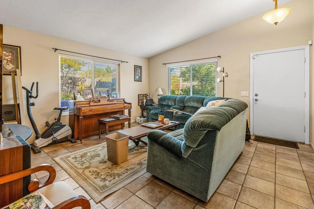 https://cdn.realtyfeed.com/cdn/127/306582967/4c2ed5e618e0bd254f0aa26b77c69010.webp