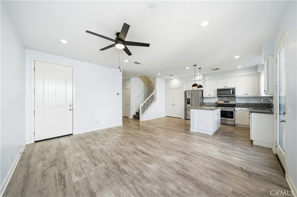 https://cdn.realtyfeed.com/cdn/127/306582992/5915d9f6e3e194b82fcf1186dc3dfb25.webp