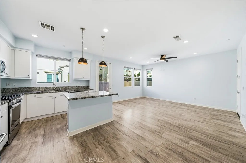 https://cdn.realtyfeed.com/cdn/127/306582992/5abf3dc9102c5feba5827c7a847c535a.webp