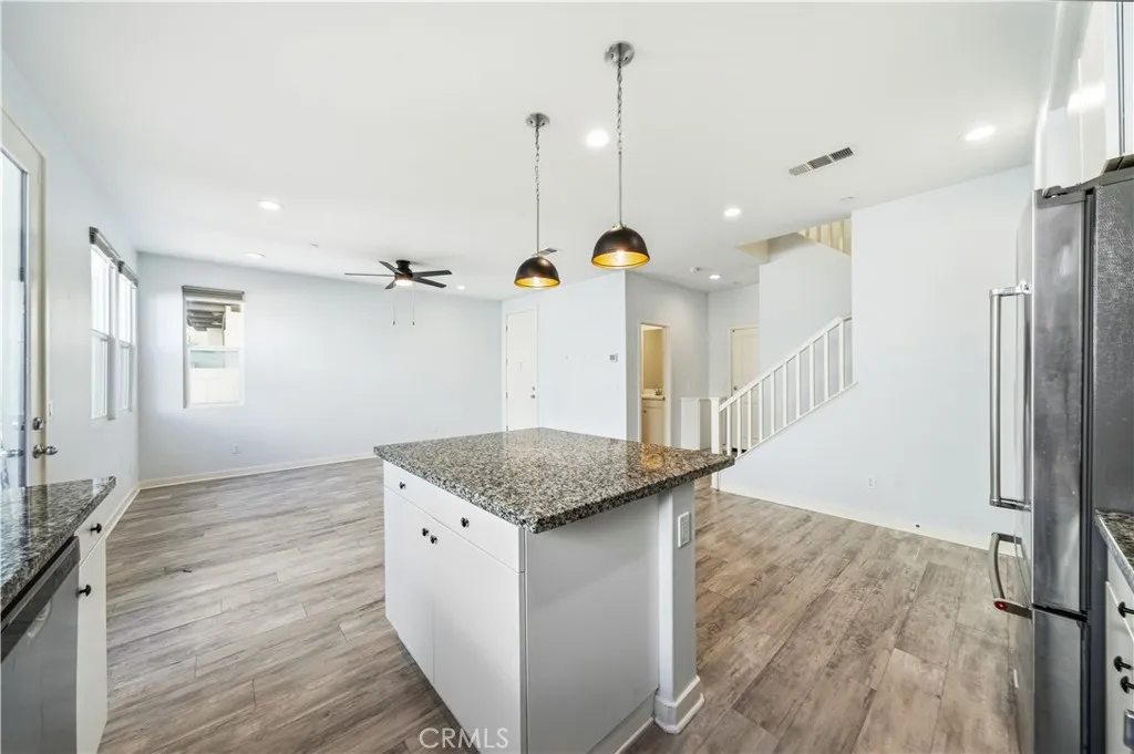 https://cdn.realtyfeed.com/cdn/127/306582992/f13b823ad9fa4b79a97218b3c2a28a59.webp