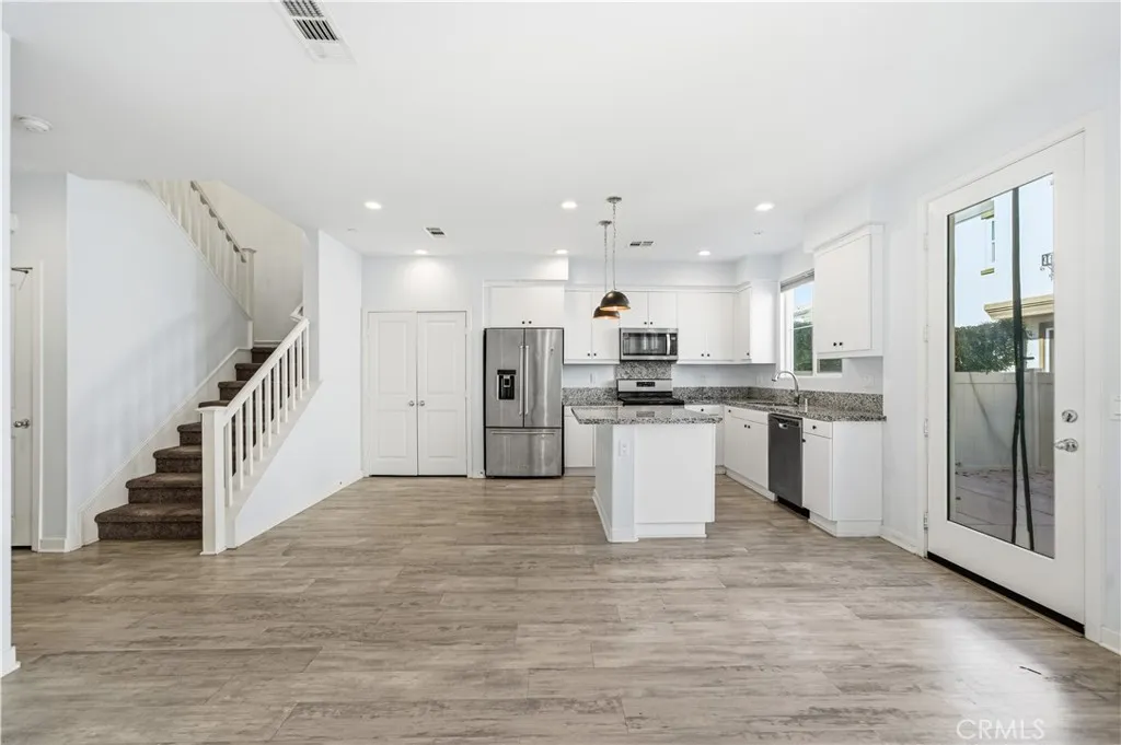 https://cdn.realtyfeed.com/cdn/127/306582992/f20fce2d58fb6ea363251ad47539765d.webp