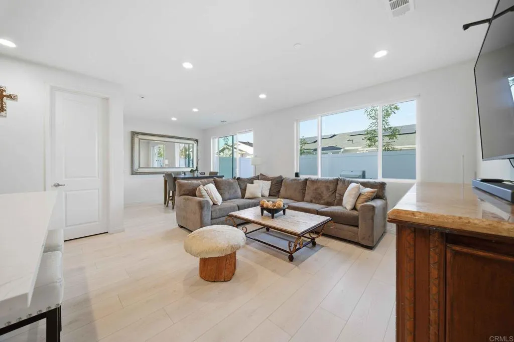 https://cdn.realtyfeed.com/cdn/127/306583069/19fe880fa614b5bc3c8972fe73a3e0b0.webp