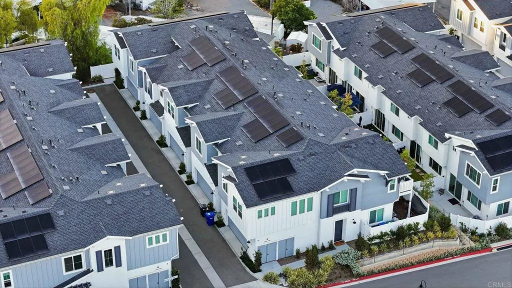 https://cdn.realtyfeed.com/cdn/127/306583069/330d8134e13e8e142373734813a769ae.webp