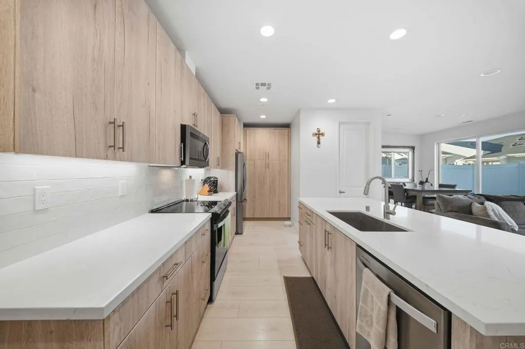 https://cdn.realtyfeed.com/cdn/127/306583069/4ae1a7b159c64a8caf252c6c3e9c2211.webp