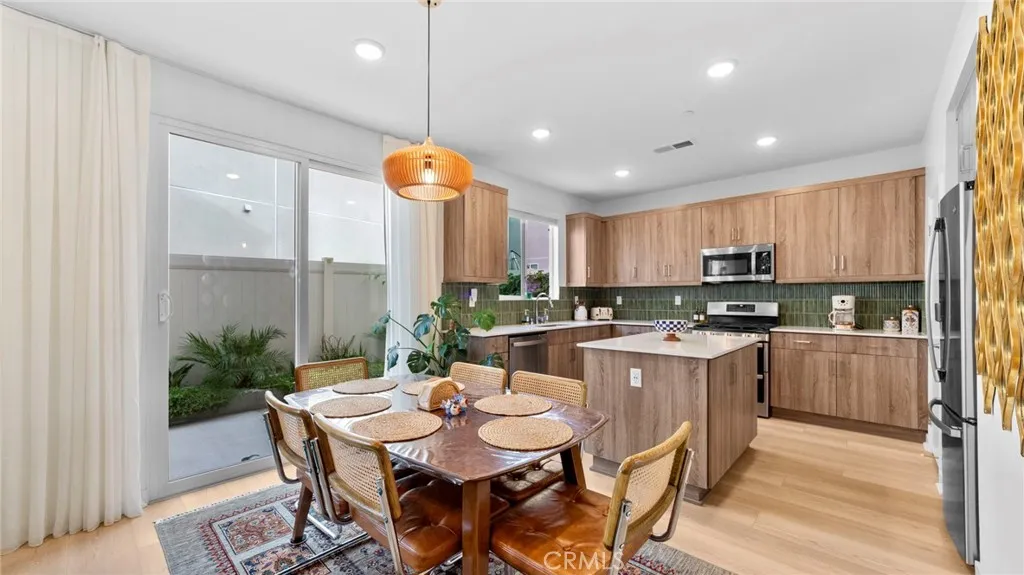 https://cdn.realtyfeed.com/cdn/127/306583161/05df3895233abc2b44a8cfaabdaac9bd.webp