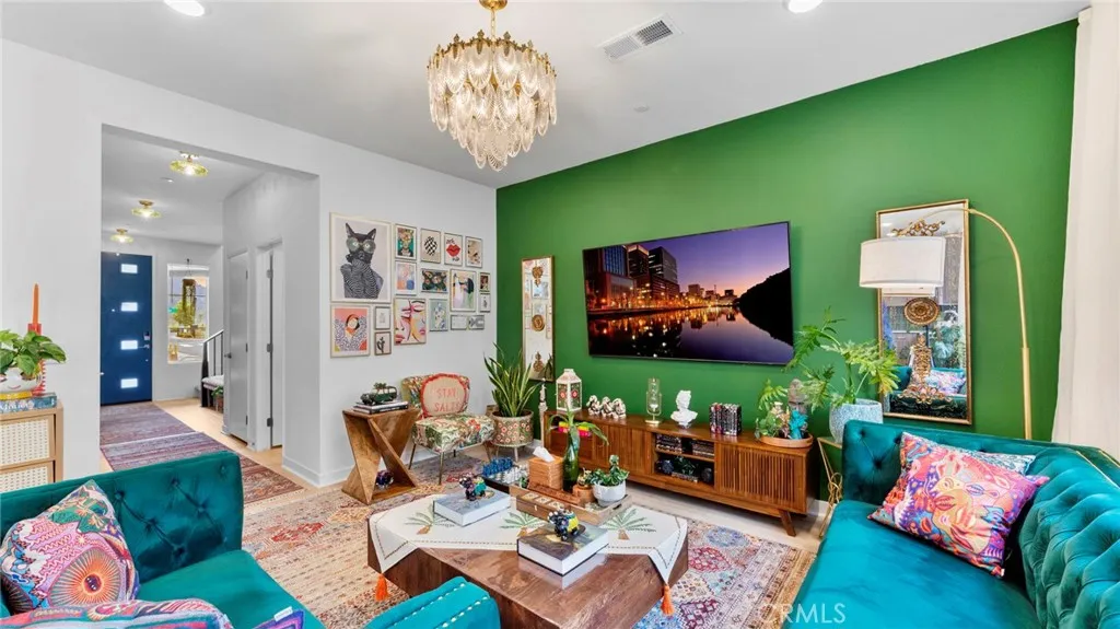 https://cdn.realtyfeed.com/cdn/127/306583161/0cbde8f38276ef961d8c61abfa0c47b5.webp