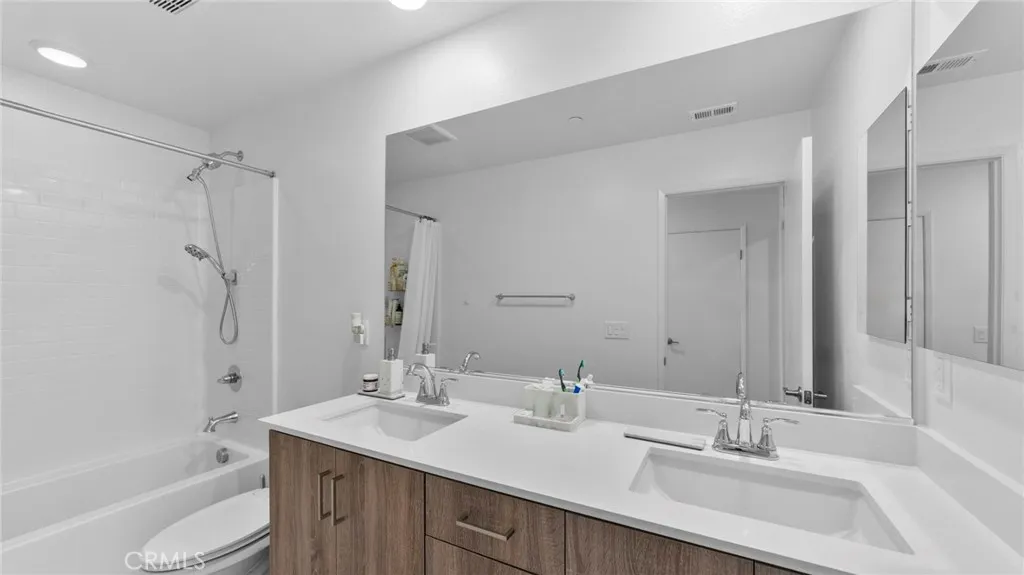 https://cdn.realtyfeed.com/cdn/127/306583161/51d43bb25343a1a523e102be1170fe41.webp