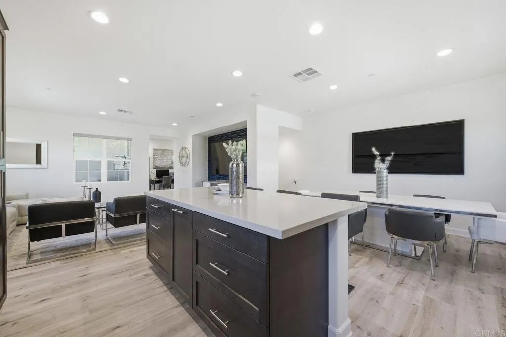https://cdn.realtyfeed.com/cdn/127/306583189/3744382d7f9a9eed1827899a39f2e678.webp