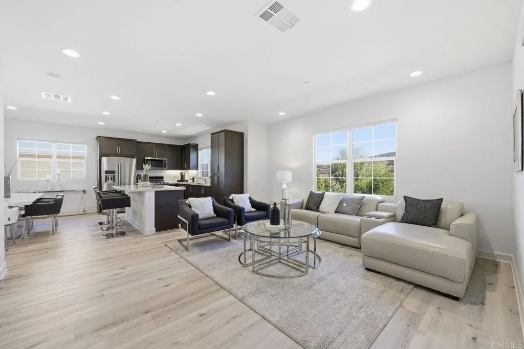 https://cdn.realtyfeed.com/cdn/127/306583189/acb48c43611e133b1958a819273e3972.webp
