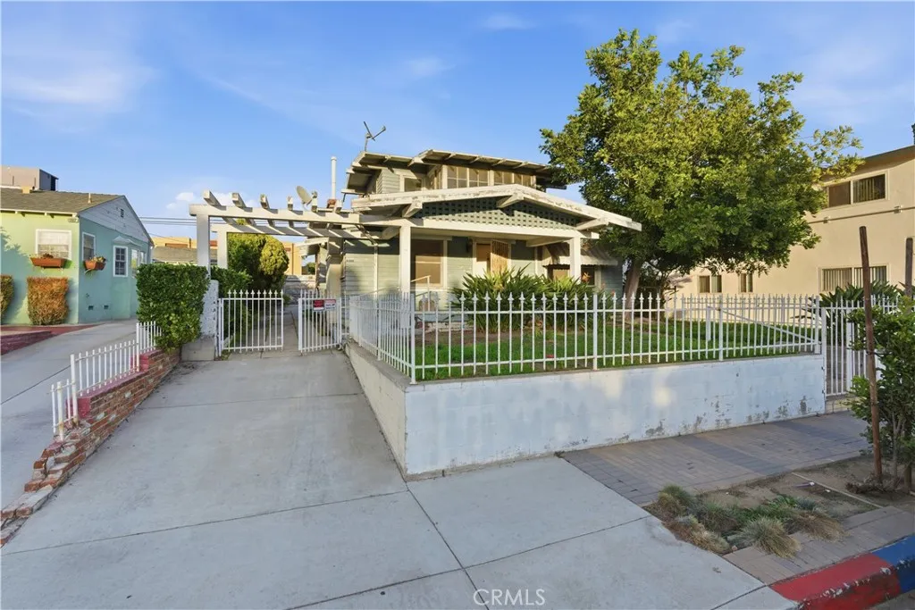 1921 20th, Santa Monica, CA 90404