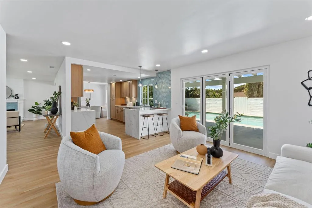 https://cdn.realtyfeed.com/cdn/127/306583255/16c3f1aea3dde317a33788c0afa7c747.webp