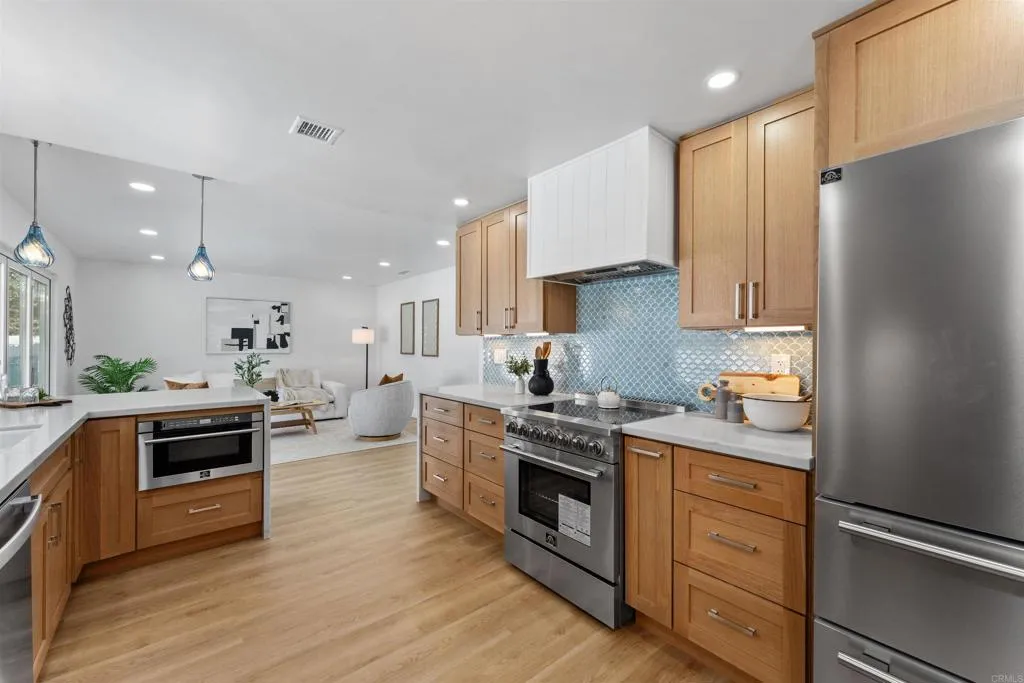 https://cdn.realtyfeed.com/cdn/127/306583255/4bbc440a7dad61f9d6fe40a3c34d0115.webp