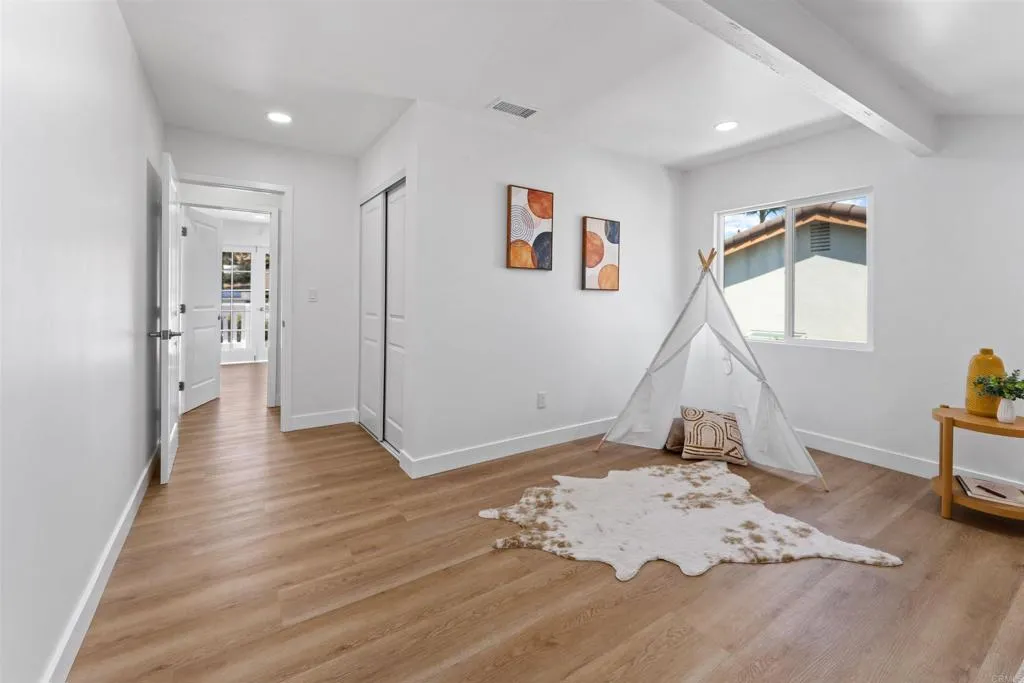 https://cdn.realtyfeed.com/cdn/127/306583255/af9a1e39bc1aae34f217da7b18672e91.webp
