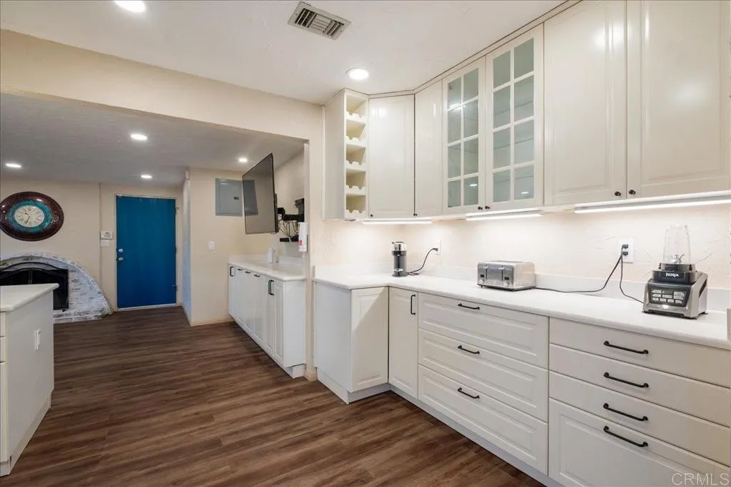 https://cdn.realtyfeed.com/cdn/127/306583414/4562e446520e9ab47f8467d233c08116.webp