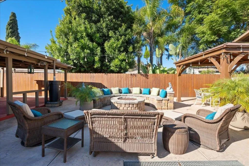 https://cdn.realtyfeed.com/cdn/127/306583414/a0de3951e563243e68664bd839886236.webp