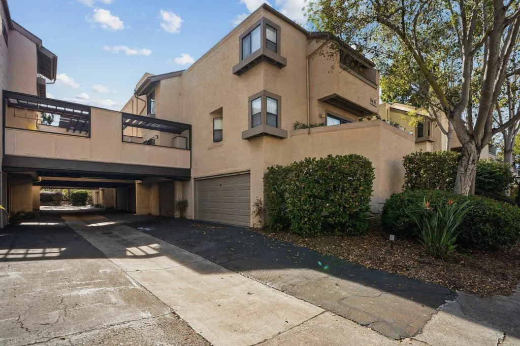 https://cdn.realtyfeed.com/cdn/127/306583481/15bd223874d456088accac9ea4390a8e.webp