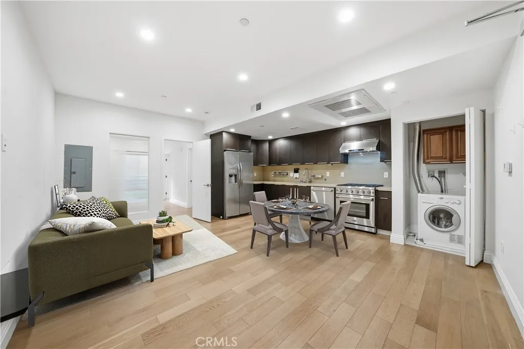 2939 Leeward Avenue Unit 311, Los Angeles, CA 90005 - Photo 3 of 27, Los Angeles, CA
