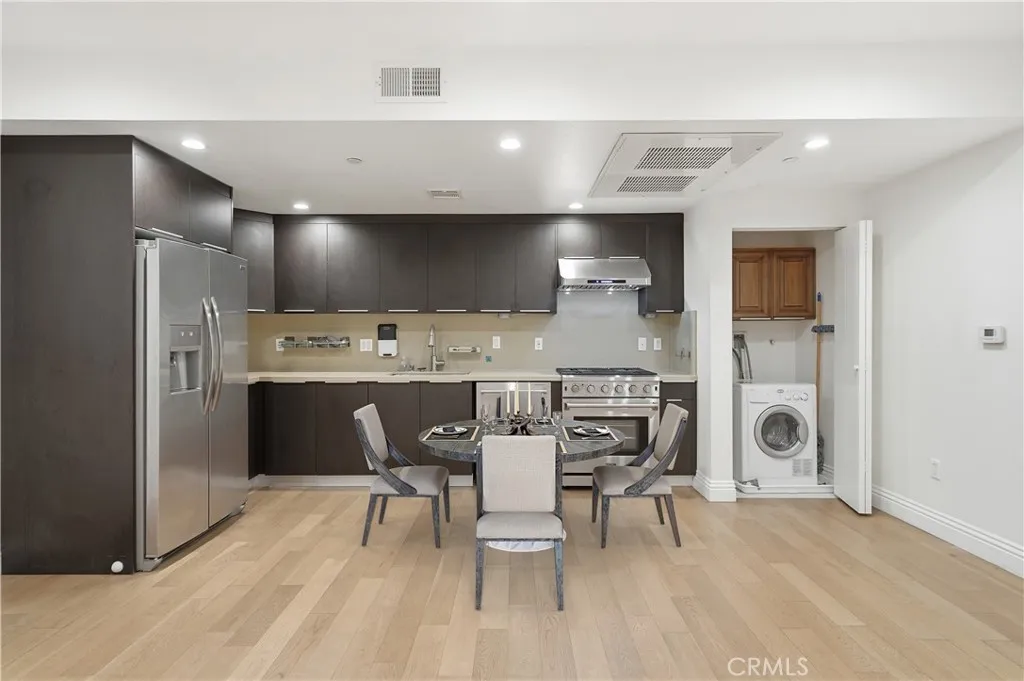 2939 Leeward Avenue Unit 311, Los Angeles, CA 90005 - Photo 4 of 27, Los Angeles, CA