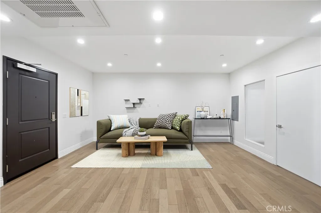 2939 Leeward Avenue Unit 311, Los Angeles, CA 90005 - Photo 5 of 27, Los Angeles, CA